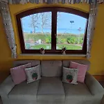 Vila Toparti - *