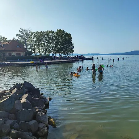 Toparti - * Balatonboglár